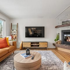 Alpenglow Bungalow | Hot Tub | Games Room | Pets
