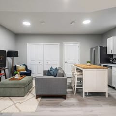 The Emperor | Great Location | Fire Pit | Spacious