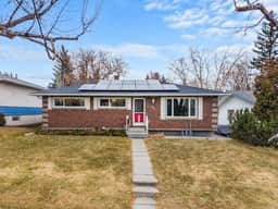 Bark + Bloom Bungalow | Fenced Yard | Pet Friendly - Image 5