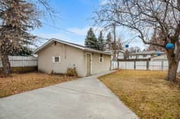 Bark + Bloom Bungalow | Fenced Yard | Pet Friendly - Image 4