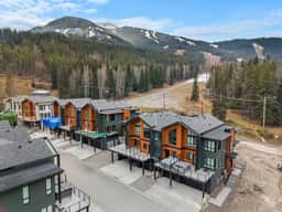 Chalet Grande Ourse | Slope-Side | Private Hot Tub - Image 5
