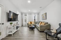 Modern Oasis | Dogs Ok | Spacious | Close to Seton - Image 3