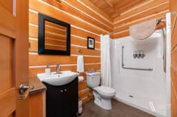 Paddlers Inn - Canoe Shop | Rustic | Quaint | Cozy - Image 4