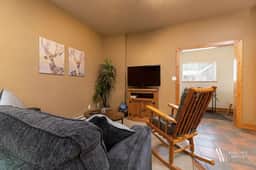 Paddlers Inn - Guides Suite | Rustic | Charming - Image 3