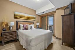 Red Spruce | Hot Tub | Pool | King Bed - Image 4
