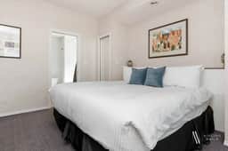 Riverside Twin "A" | Balcony | King Bed | Spacious - Image 3
