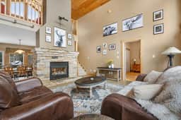 Smoking Water Lodge | Pool Table | Firepit - Image 2