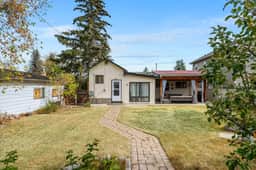 The Bow Nest | Fenced Backyard | Fireplace | Pets - Image 4
