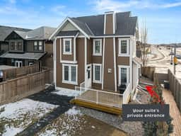 The Emperor | Great Location | Fire Pit | Spacious - Image 5