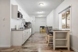 Valley View Suite | Hot Springs | Central | AC - Image 3