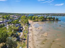 Jarvis Bay Chalet | Sylvan Lake | Deck | Foosball - Image 2