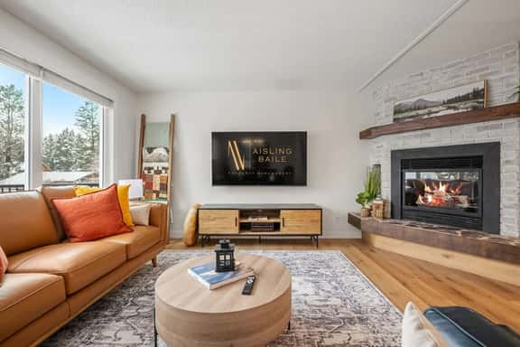 Alpenglow Bungalow | Hot Tub | Games Room | Pets - Image 1