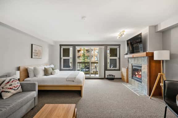 Altura | Ski-In/Out | Balcony | Resort/Pool Access - Image 1