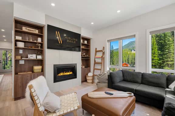 Aurora Peak | Hot Tub | Slope-Side | Fireplace - Image 1