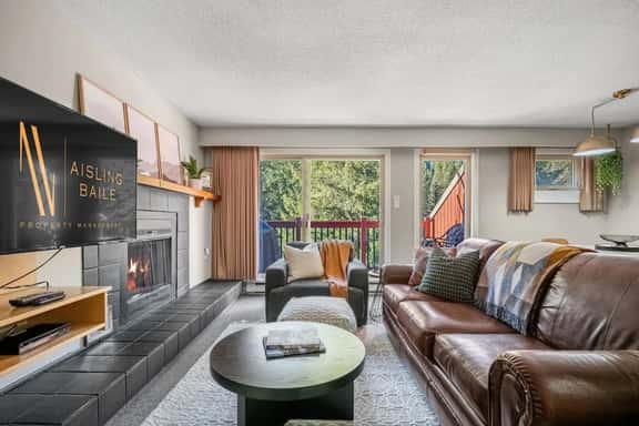 Free Spirit | Ski-In/Out | Hot Pools | Toby Chair - Image 1