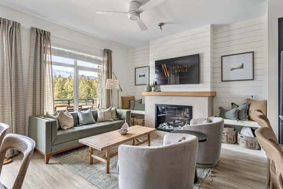 Hot Tub | 2 Min From Lake | Modern | Shuffle Board - Image 1