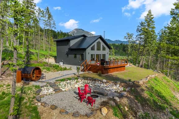 Nordic Nest | Barrel Sauna | Fireplace | Fire Pit - Image 1