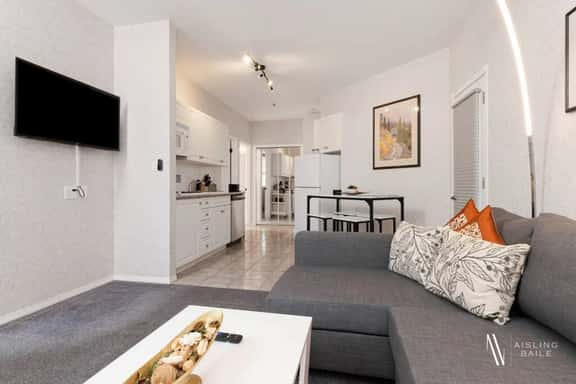 Riverside Twin "B" | Cozy | Views | King Bed - Image 1