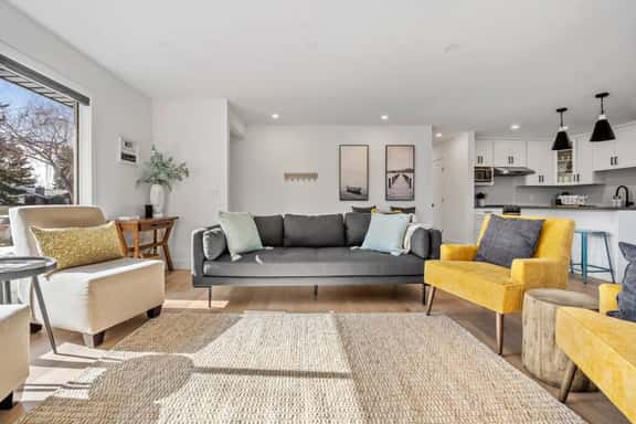 The Duke | Spacious | Upscale | Close to DT - Image 1