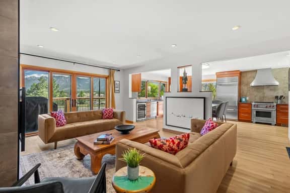 The Muse | Art Studio | Mountain Views | AC | Pets - Image 1