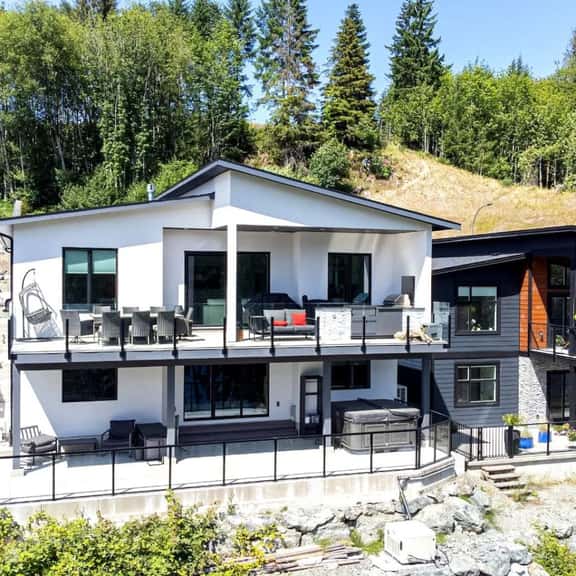 Cowichan Lake Escape | Lakefront | Hot Tub | Pets - Image 1
