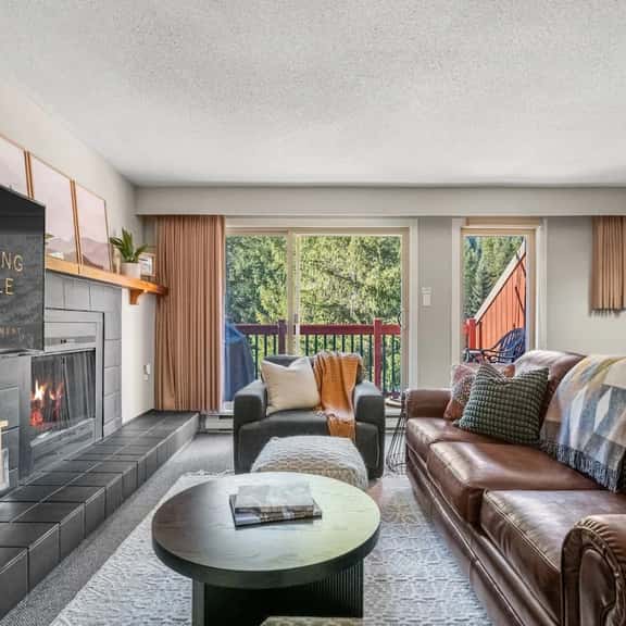 Free Spirit | Ski-In/Out | Hot Pools | Toby Chair - Image 1