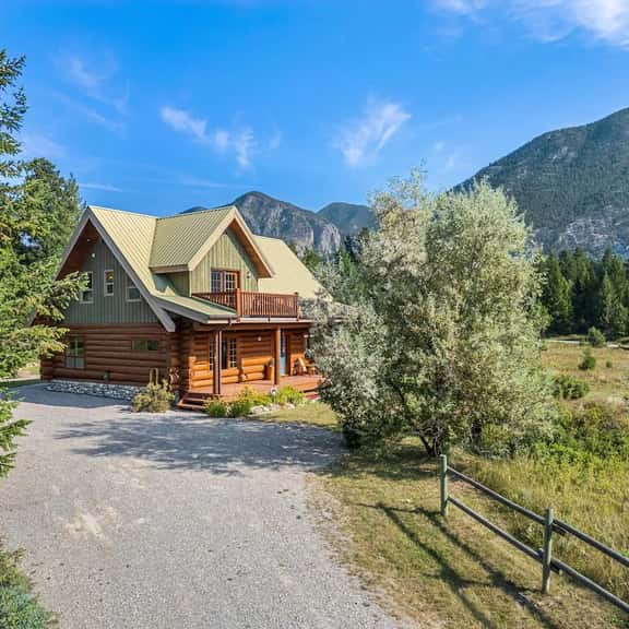 Maple & Moose | Hot Tub | Yard | Mountain Views - Image 1