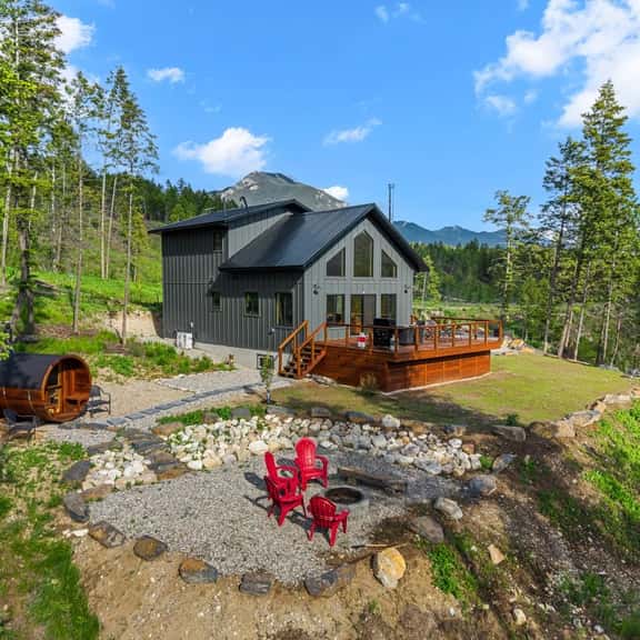 Nordic Nest | Barrel Sauna | Fireplace | Fire Pit - Image 1