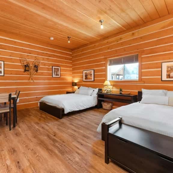 Paddlers Inn - Canoe Shop | Rustic | Quaint | Cozy - Image 1