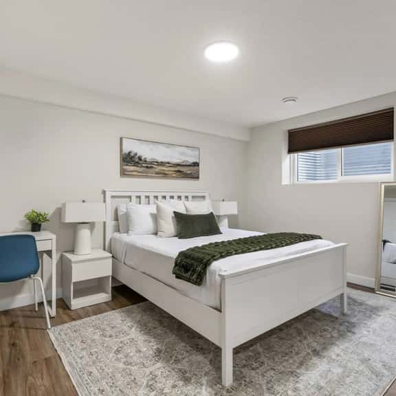 Redstone | Close to Airport & Parks | Pet Friendly - Image 1