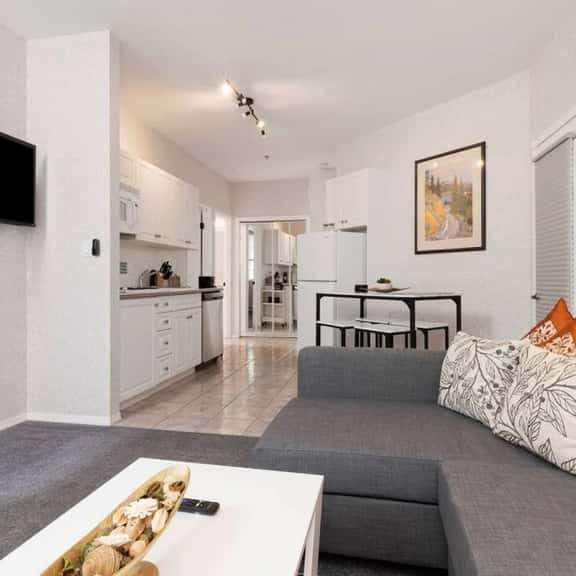 Riverside Twin "B" | Cozy | Views | King Bed - Image 1