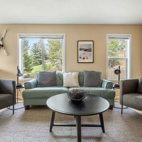 The Olivewood | Two Full Suites | Fire Pit | Yard - Image 1