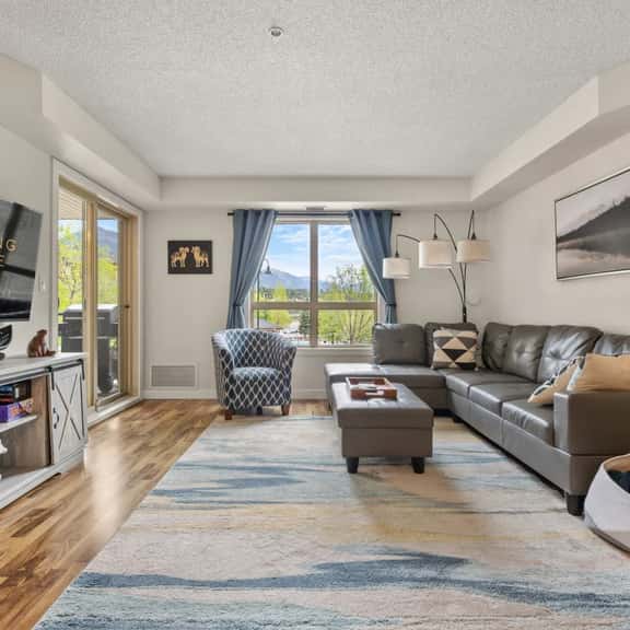 Tide's Edge | Outdoor Pool & Hot Tub | Lake Views - Image 1