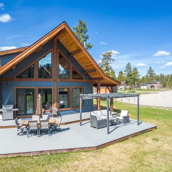 Waterfront Lodge | Private Dock | Rocky Mountains - Image 1