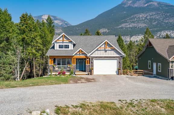 4 Seasons Chateau | Hot Tub | Fire Pit | Backyard - Image 5