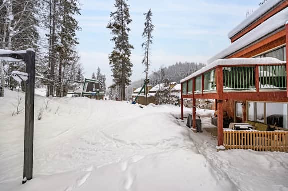 Après Adventure | Ski-In/Ski-Out | Toby Chairlift - Image 2