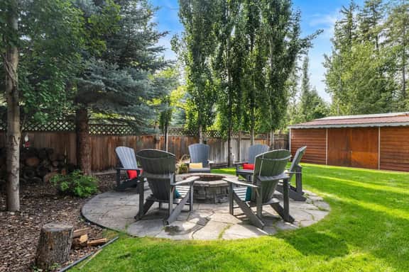 Ash & Iron | Lake | Hot Tub | Fire Pit | Gym | Yard - Image 3