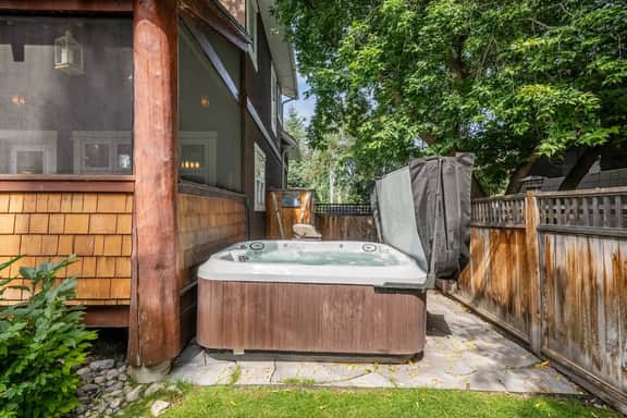 Ash & Iron | Lake | Hot Tub | Fire Pit | Gym | Yard - Image 4