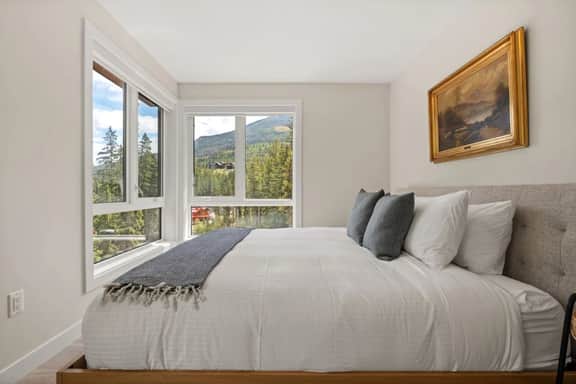 Aurora Peak | Hot Tub | Slope-Side | Fireplace - Image 4