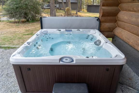 Canterbury Lodge | Private Hot Tub | Arcade Games - Image 2