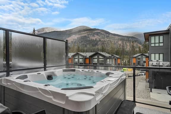 Chalet Grande Ourse | Slope-Side | Private Hot Tub - Image 2