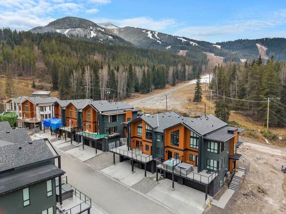 Chalet Grande Ourse | Slope-Side | Private Hot Tub - Image 5