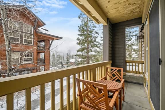 Fern & Fire | Ski-In/Out | Balcony | Hot Pools - Image 3