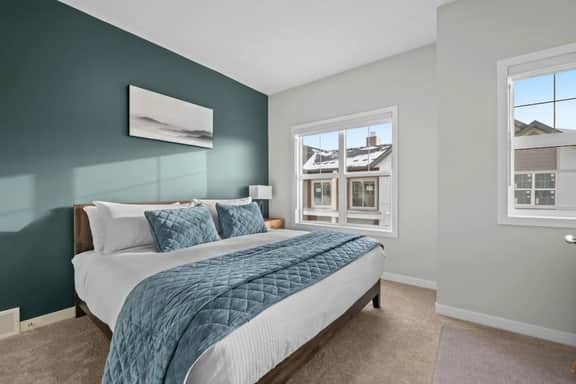 Fireside Vista | King Bed | Cable | Pets | Modern - Image 2
