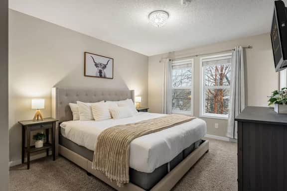Hero's Haven | Playroom | Fenced Yard | Dbl Garage - Image 5