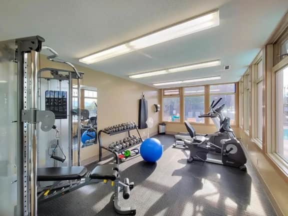 Laguna | Lake | Outdoor Pool/Hot Tub | Gym - Image 4