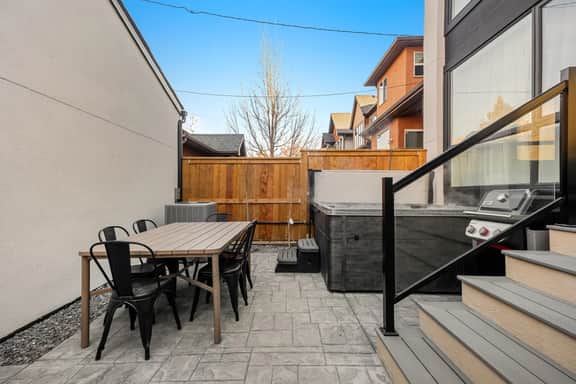 La Petite | Hot Tub | Kensington | Fenced Yard - Image 4