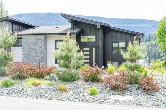 Lake Cowichan Lookout | Lakefront | Hot Tub | Pets - Image 5