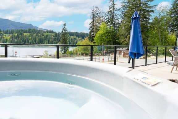 Lake Cowichan Lookout | Lakefront | Hot Tub | Pets - Image 2