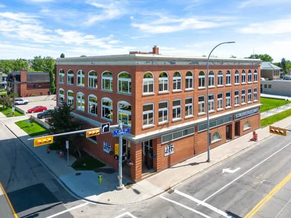 McGill Loft | Trendy | Iconic | Best Location - Image 3